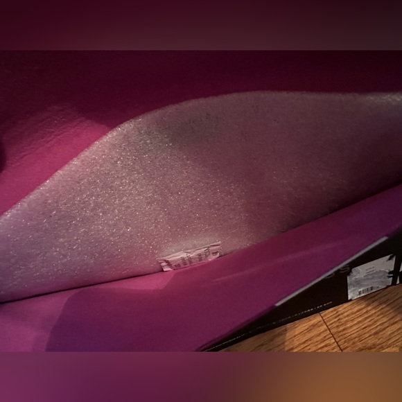 Marc Jacobs slip sleve (new) - Picture 13 of 14